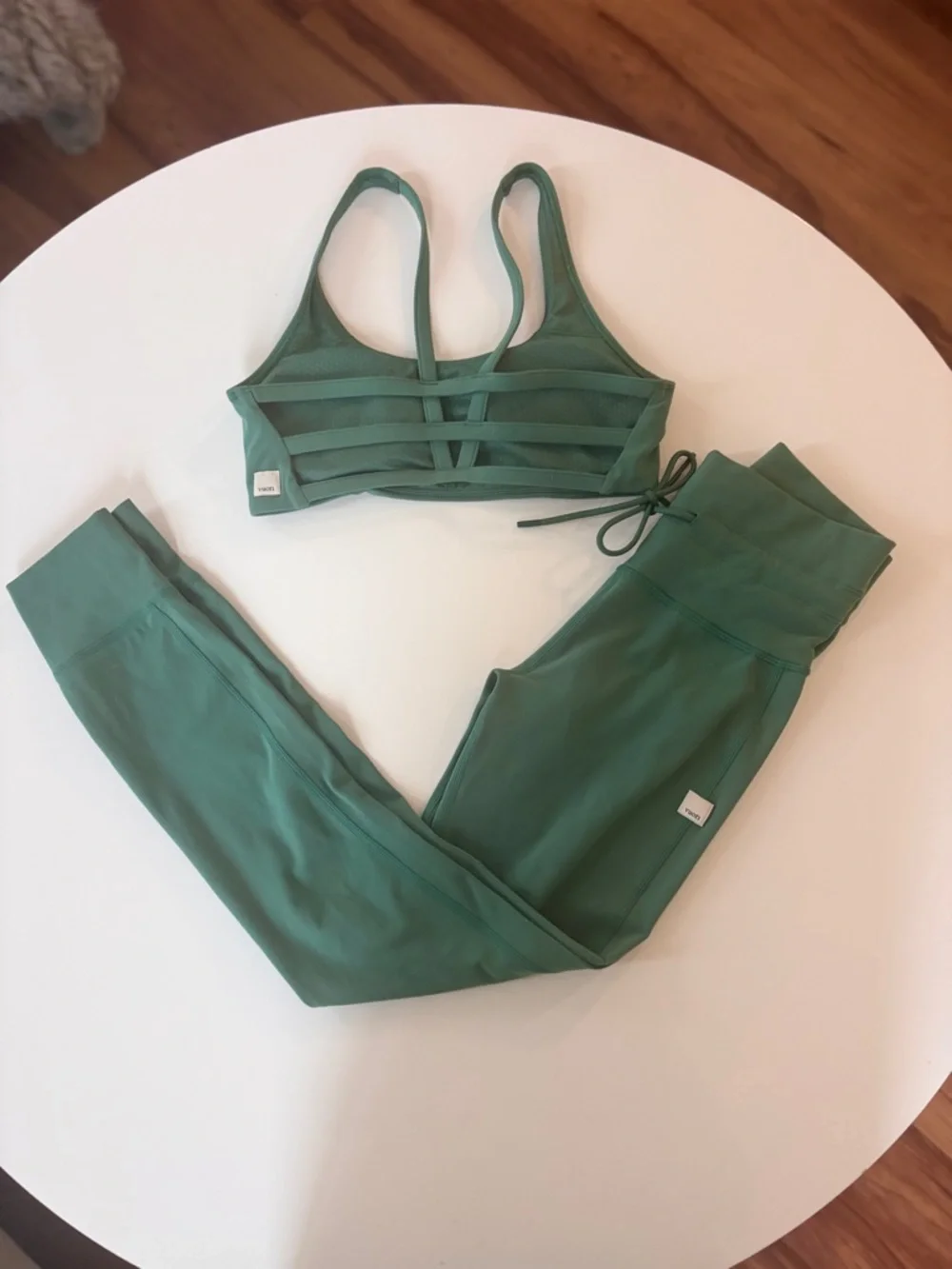 Vuori Yosemite Bra + Leggings - Picture 8 of 13